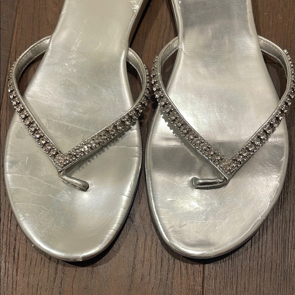 Guess women’s Elegant Silver Women's Sandals